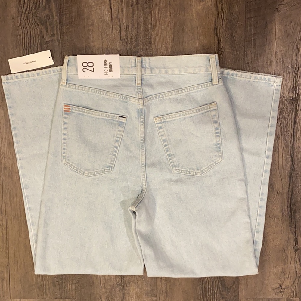 SOLD - BDG - NEW - High-Rise Baggy Jeans - NWT - Light Blue Distressed Size 28 - Picture 2 of 7